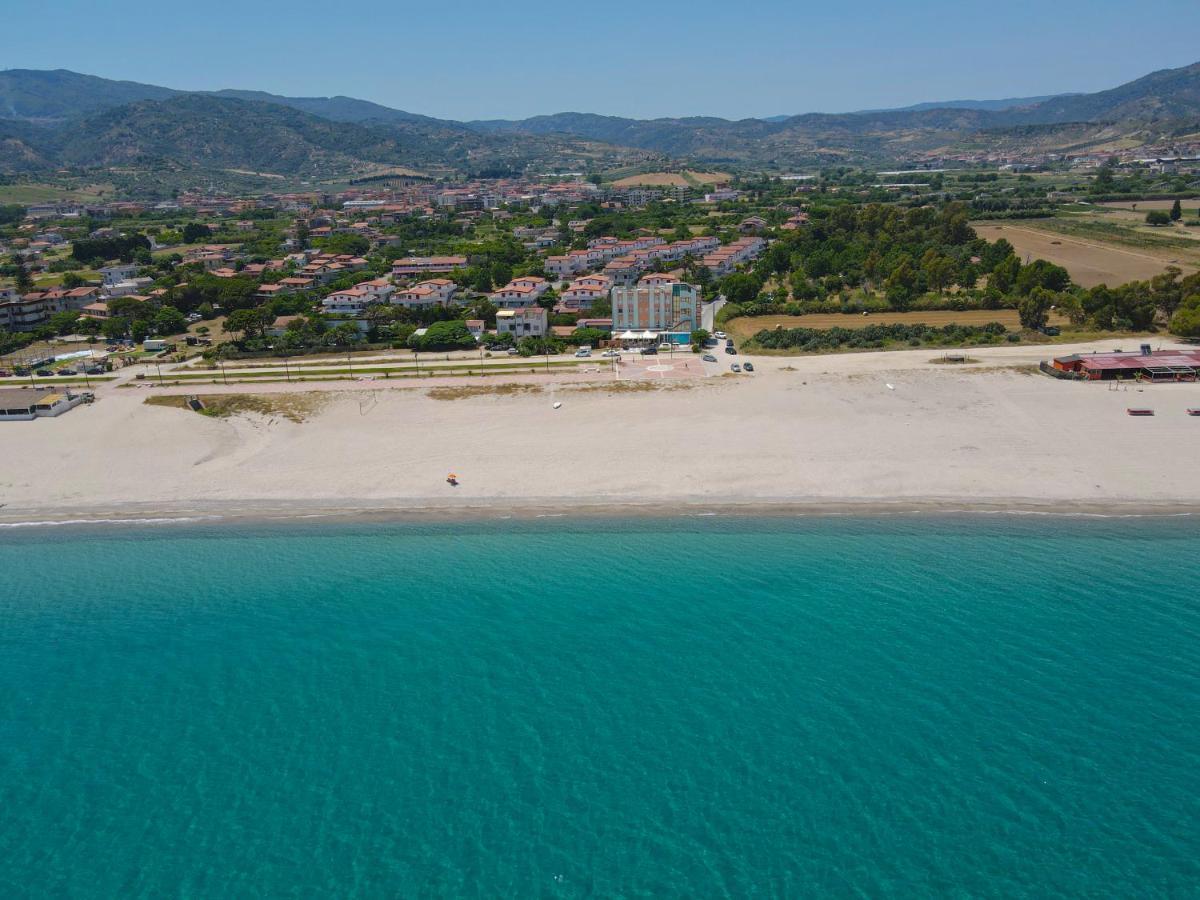 Hotel Rivabella Davoli Kültér fotó