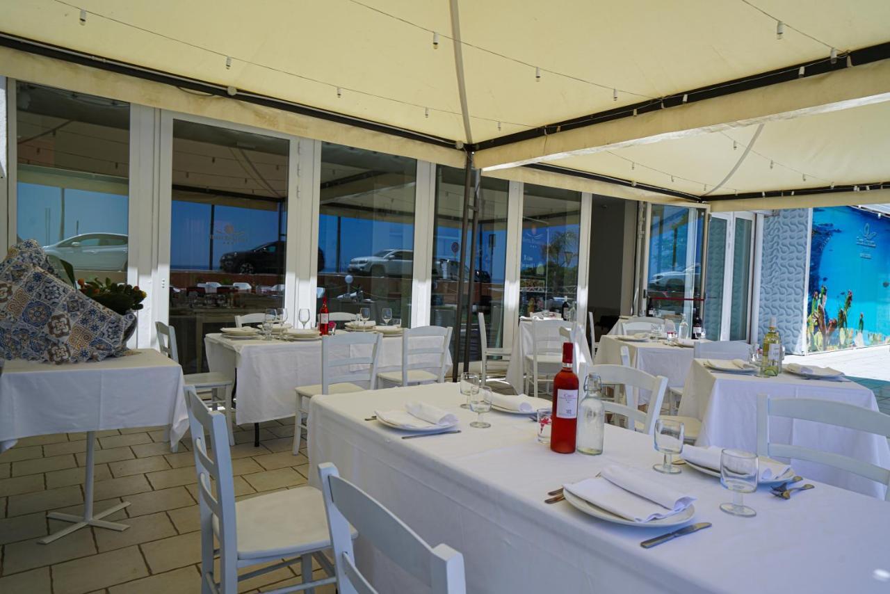Hotel Rivabella Davoli Kültér fotó