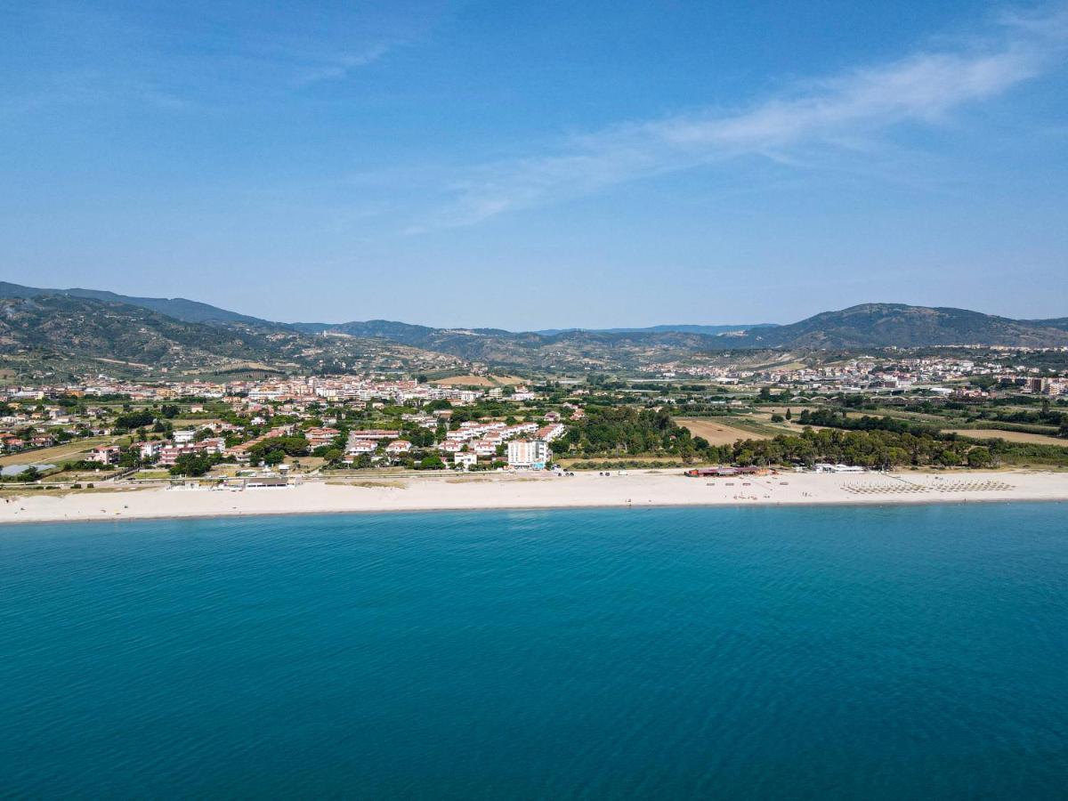 Hotel Rivabella Davoli Kültér fotó